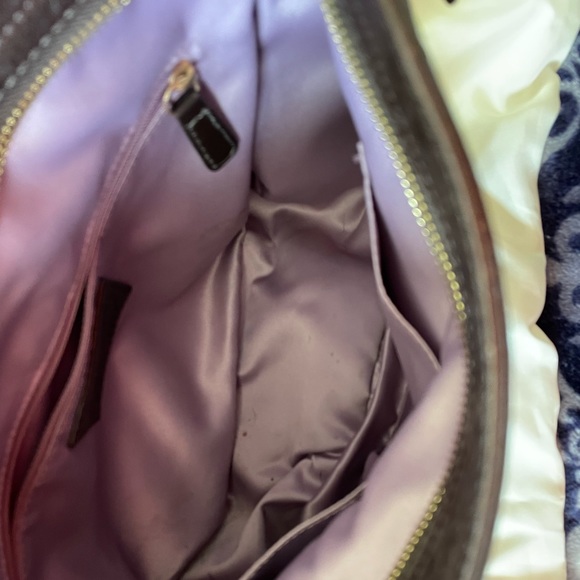 VERY NICE !!Coach shoulder purse - Picture 6 of 6